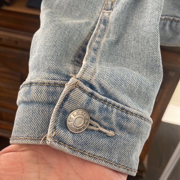 NWOT LEVI STRAUSS Denim Jacket - Picture 4 of 6